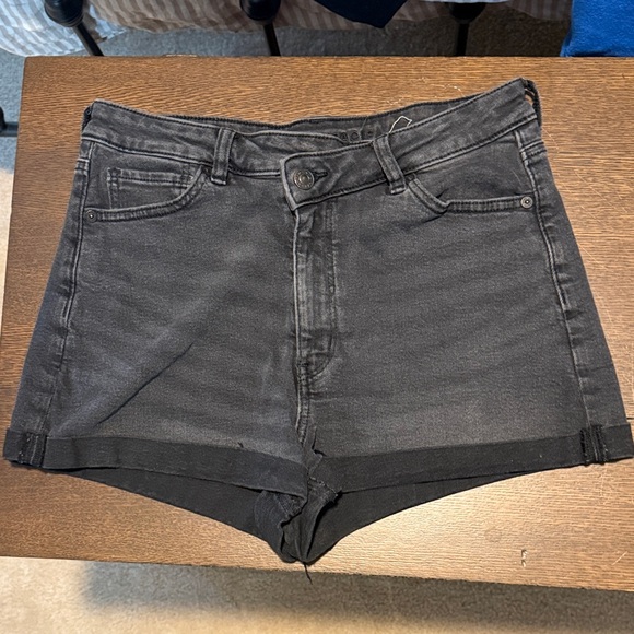 American Eagle Outfitters Faded Black Mom High Rose Jean Shorts - Picture 1 of 3